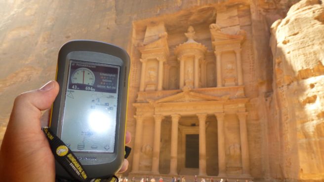 A GPS and the EarthCache, Petra Al Khazneh